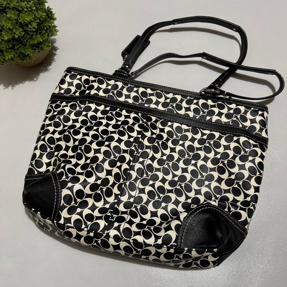 Coach Heritage Chelsea Black White Signature Print Shoulder Bag Purse Tote - Picture 2 of 11